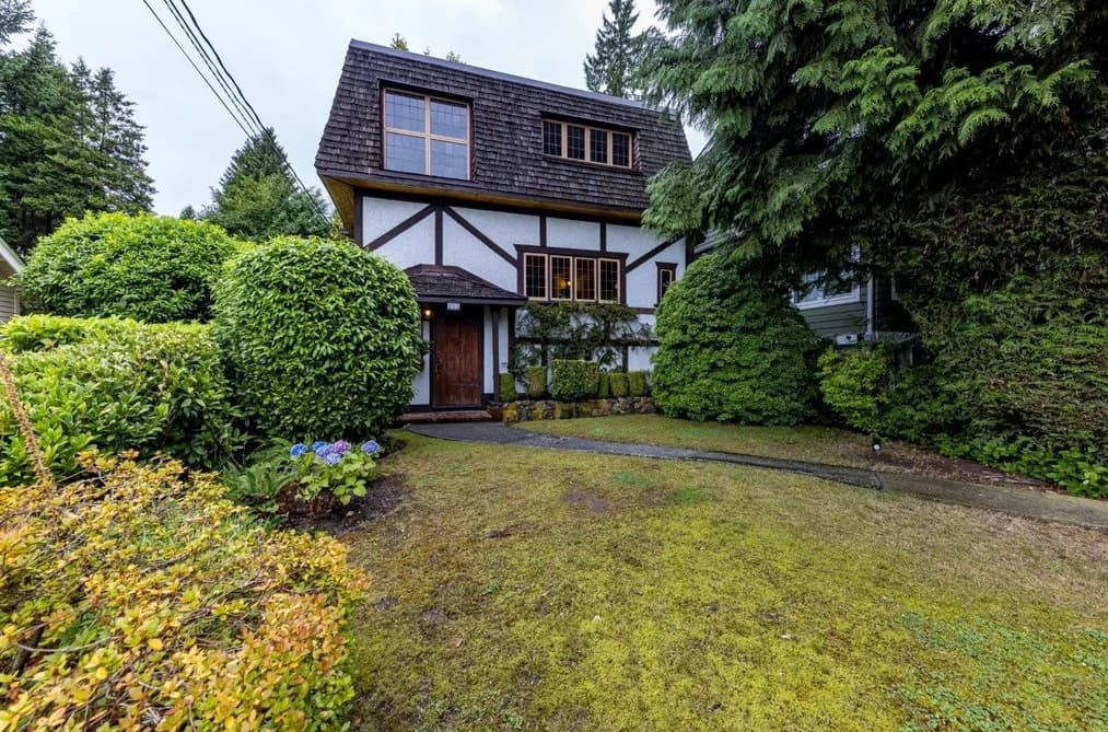 292 E ST. JAMES ROAD, North Vancouver, BC — Residential for Sale - Main Photo