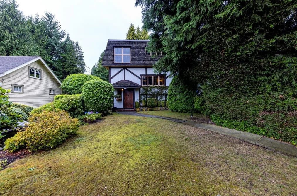 292 E ST. JAMES ROAD, North Vancouver, BC — Residential for Sale - Photo 2
