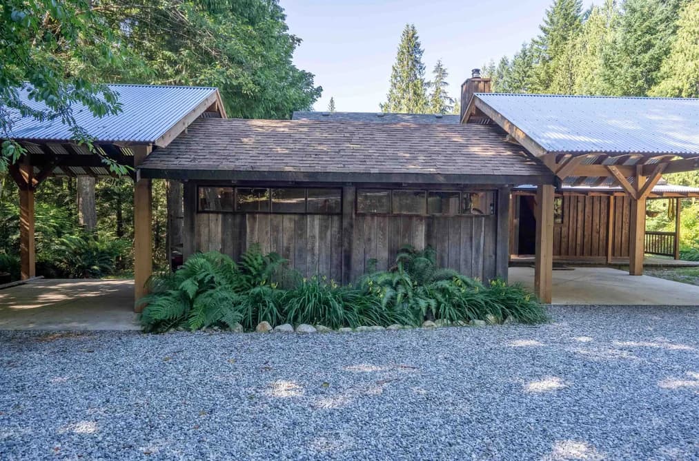 2931 GRAUMAN ROAD, Roberts Creek, BC — Residential for Sale - Photo 2