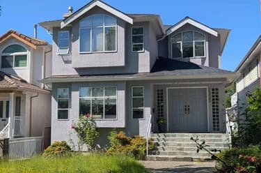 House for sale at 2935 E 17th Avenue Vancouver British Columbia - MLS: R3129517