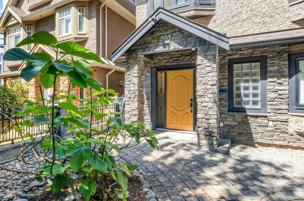 295 W 63RD AVENUE, Vancouver, BC — Residential for Sale - Photo 2