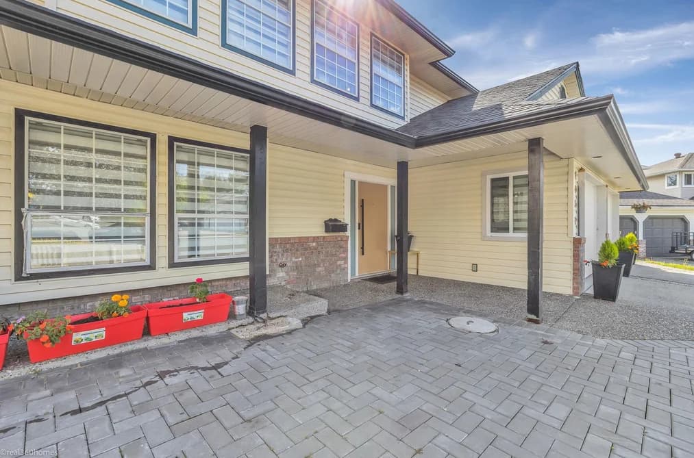 2952 SIDONI PLACE, Abbotsford, BC — Residential for Sale - Photo 2