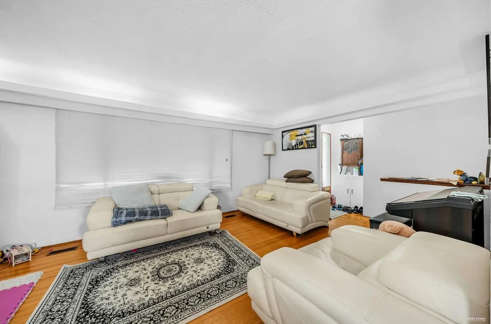 2975 E 41ST AVENUE, Vancouver, BC — Residential for Sale - Photo 2