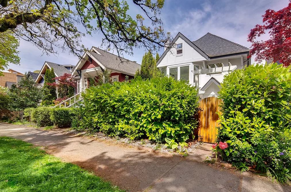 2977 W 6TH AVENUE, Vancouver, BC — Residential for Sale - Photo 2