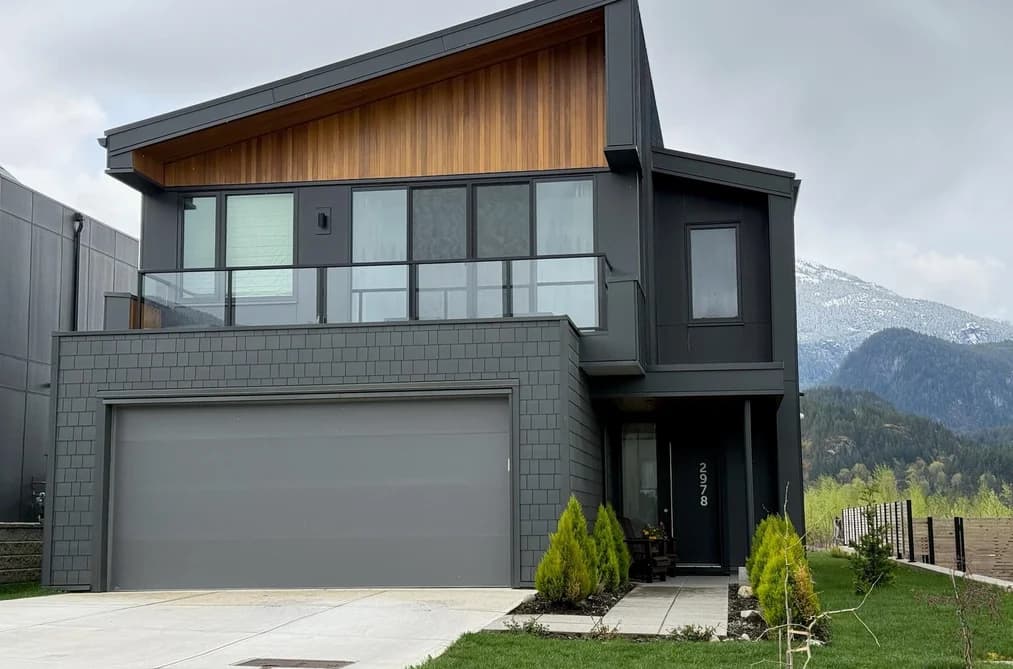 2978 HUCKLEBERRY DRIVE, Squamish, BC — Residential for Sale - Photo 2