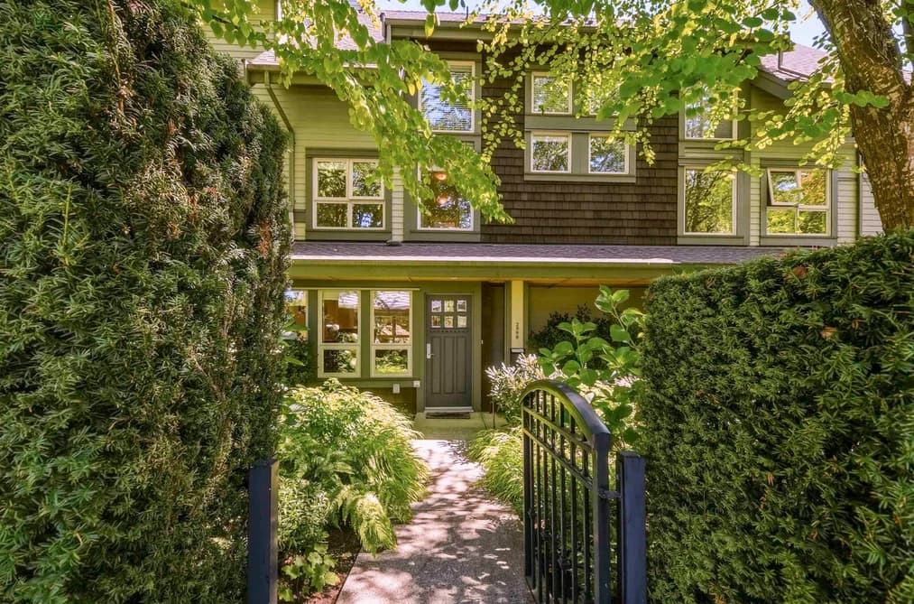 2990 CHESTERFIELD AVENUE, North Vancouver, BC — Residential for Sale - Photo 2