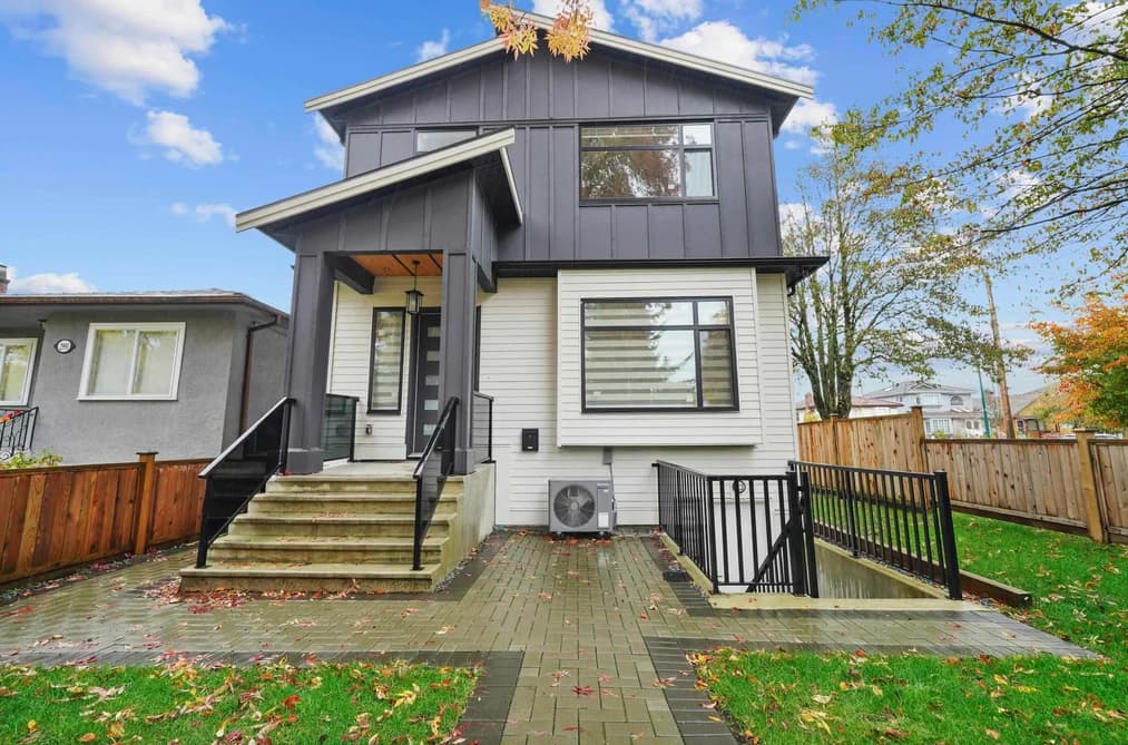 2995 E 17TH AVENUE, Vancouver, BC — Residential for Sale - Main Photo