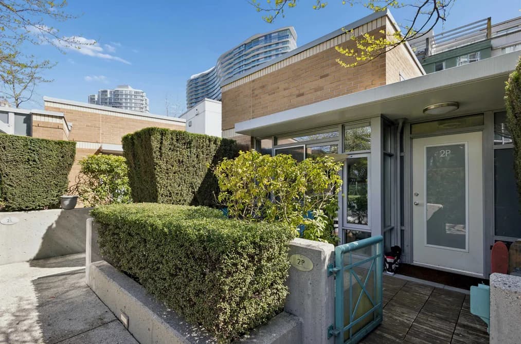2P 1033 MARINASIDE CRESCENT, Vancouver, BC — Residential for Sale - Photo 2
