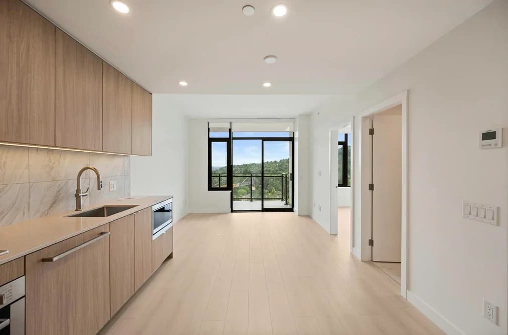 2XXX 626 CLAREMONT STREET, Coquitlam BC V3J 0T1 - Photo 1