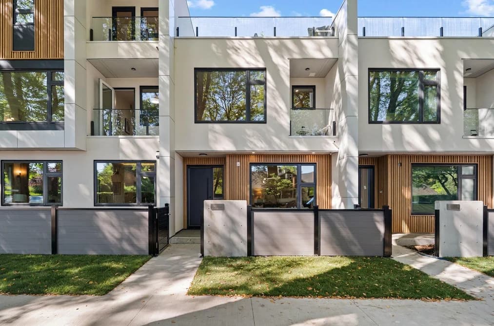 3 1491 DEVONSHIRE CRESCENT, Vancouver, BC — Residential for Sale - Main Photo