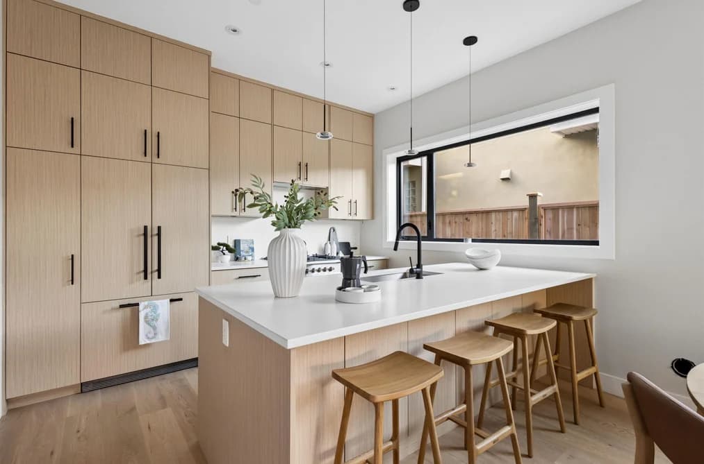 3 2017 E 23RD AVENUE, Vancouver, BC — Residential for Sale - Main Photo