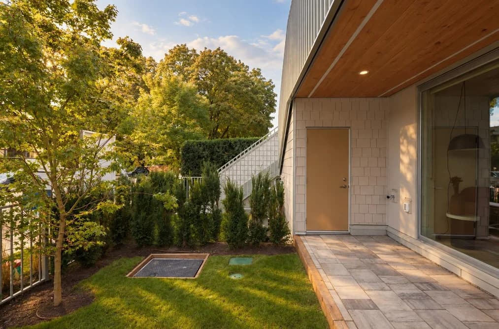 3 2063 E 13TH AVENUE, Vancouver, BC — Residential for Sale - Photo 2
