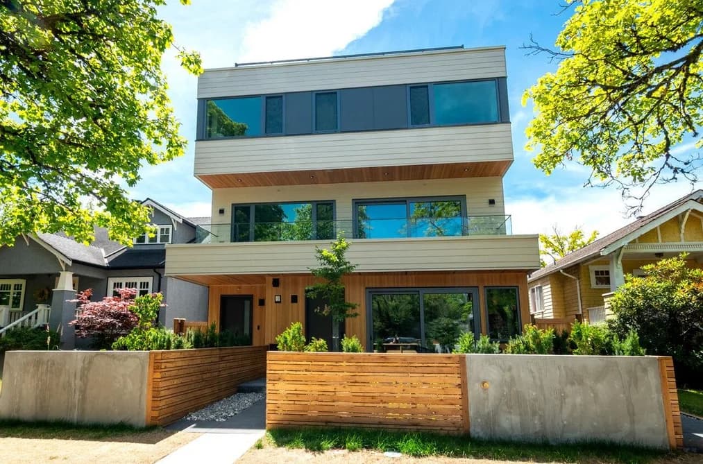 1 3120 W 11TH AVENUE, Vancouver, BC — Residential for Sale - Main Photo
