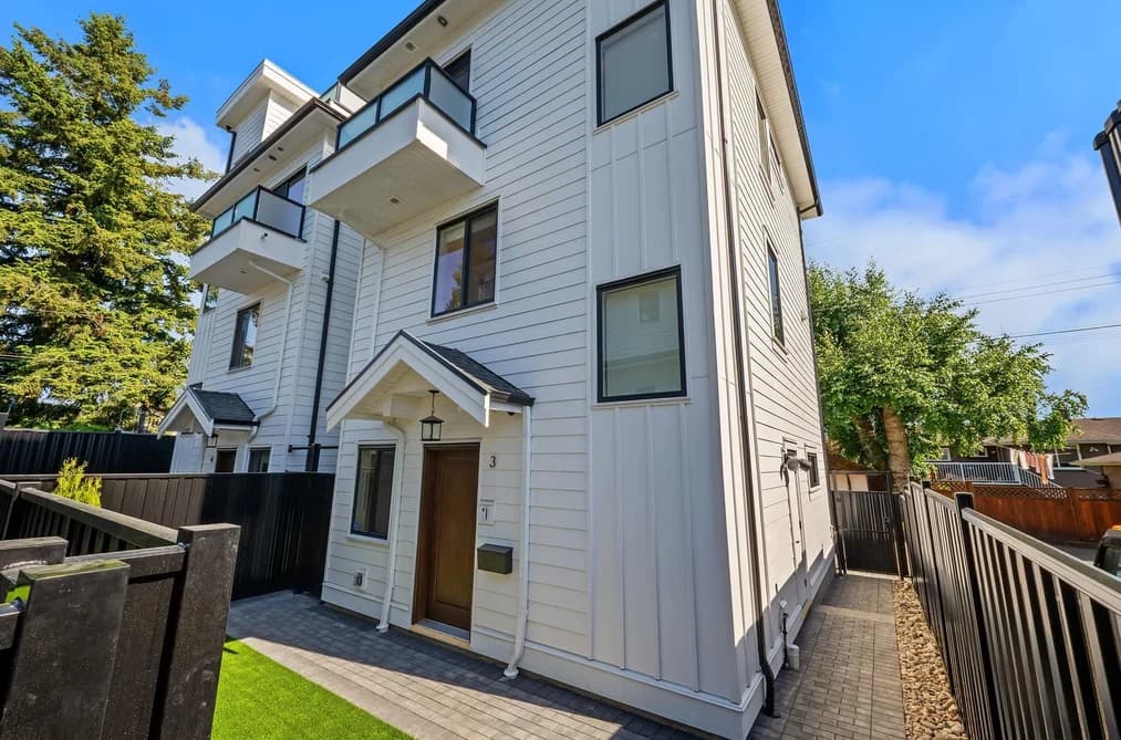 3 3786 PETER STREET, Burnaby, BC — Residential for Sale - Main Photo