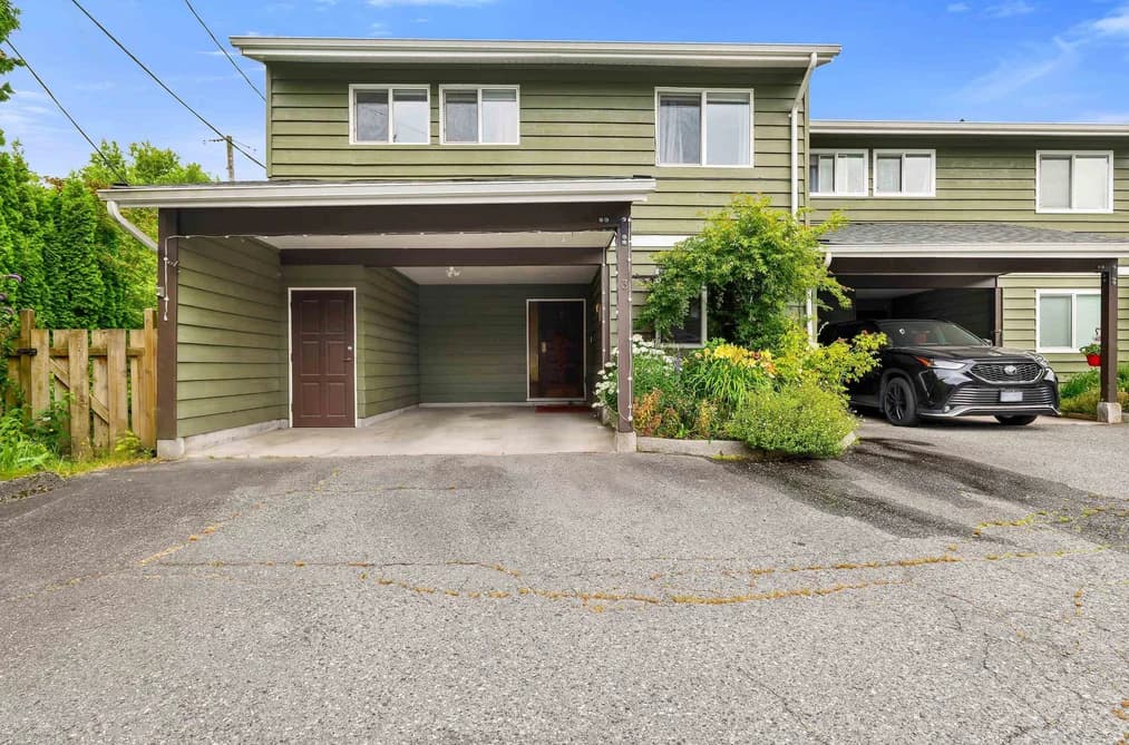 3 38397 BUCKLEY AVENUE, Squamish, BC — Residential for Sale - Main Photo