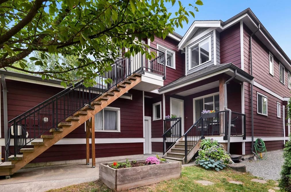 3 40137 GOVERNMENT ROAD, Squamish, BC — Residential for Sale - Main Photo