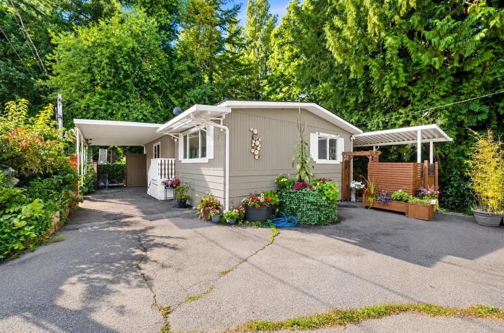 3-6280 King George Boulevard, Surrey, BC - Manufactured Home for Sale - Main Photo 3-6280 King George Boulevard, Surrey, BC - Manufactured Home for Sale - Main Photo
