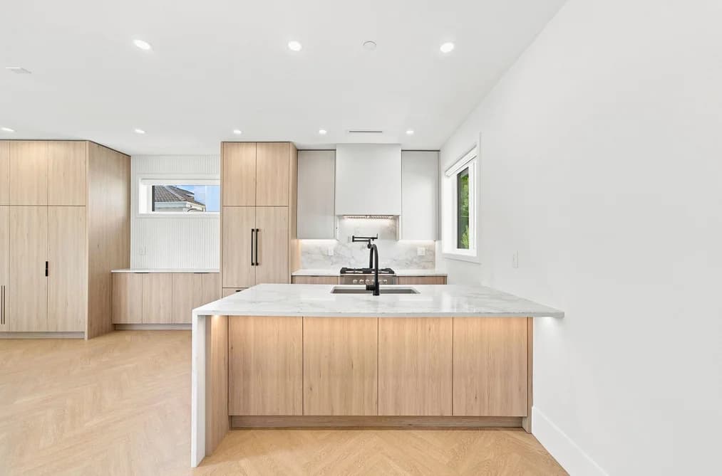 3 646 E 23RD AVENUE, Vancouver, BC — Residential for Sale - Main Photo