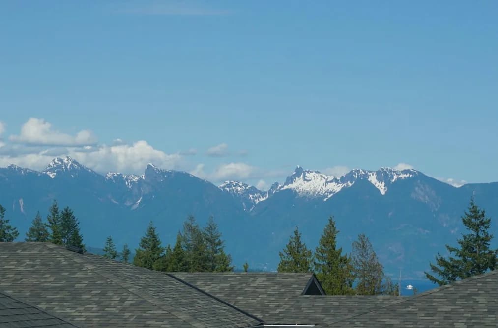 3 728 GIBSONS WAY, Gibsons, BC — Residential for Sale - Main Photo