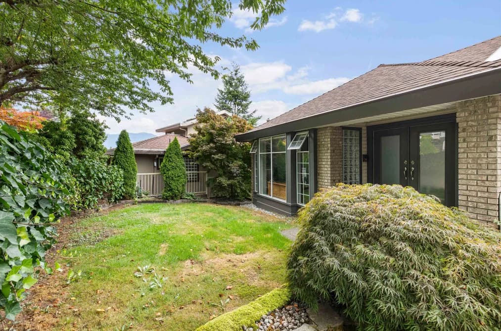 3 BURRARD CRESCENT, Port Moody, BC — Residential for Sale - Photo 2