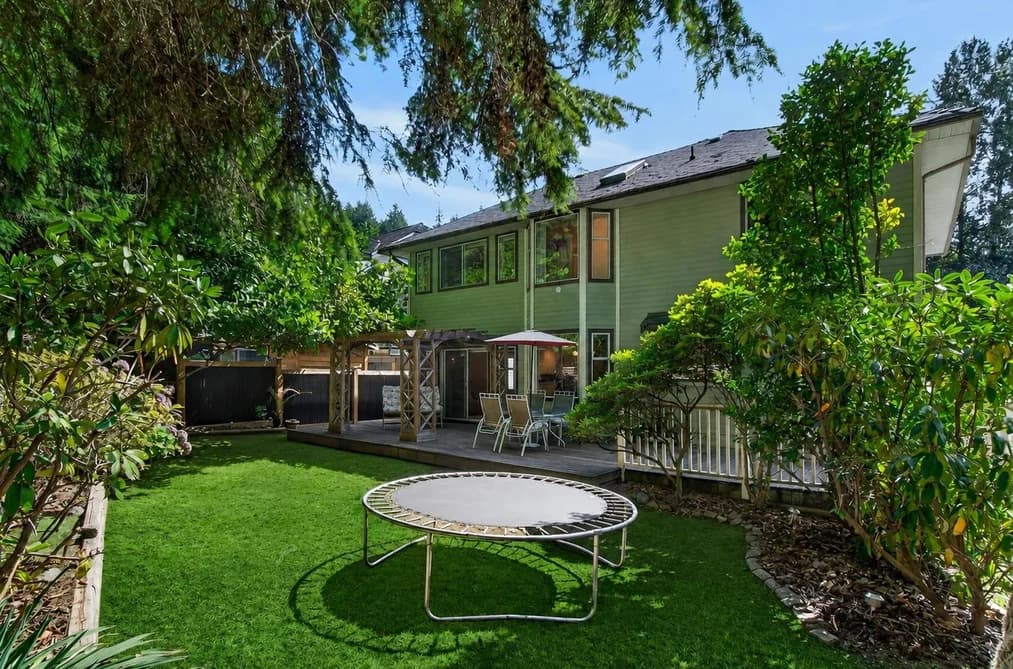 3 CHEVALIER COURT, Port Moody, BC — Residential for Sale - Photo 2
