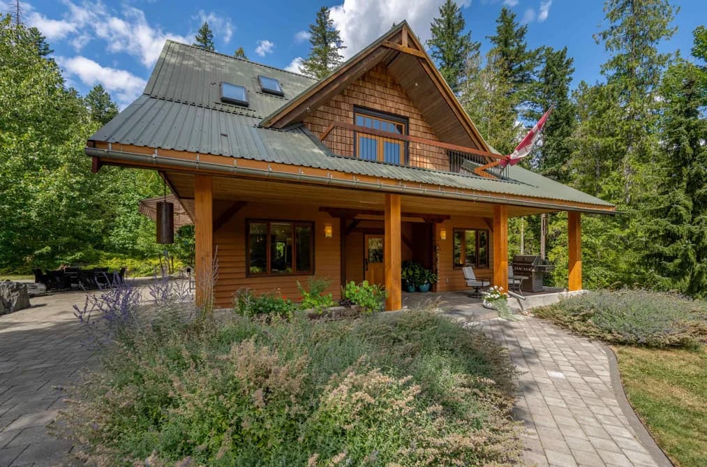 3 WALKERVILLE ESTATES, Pemberton, BC — Residential for Sale - Photo 2