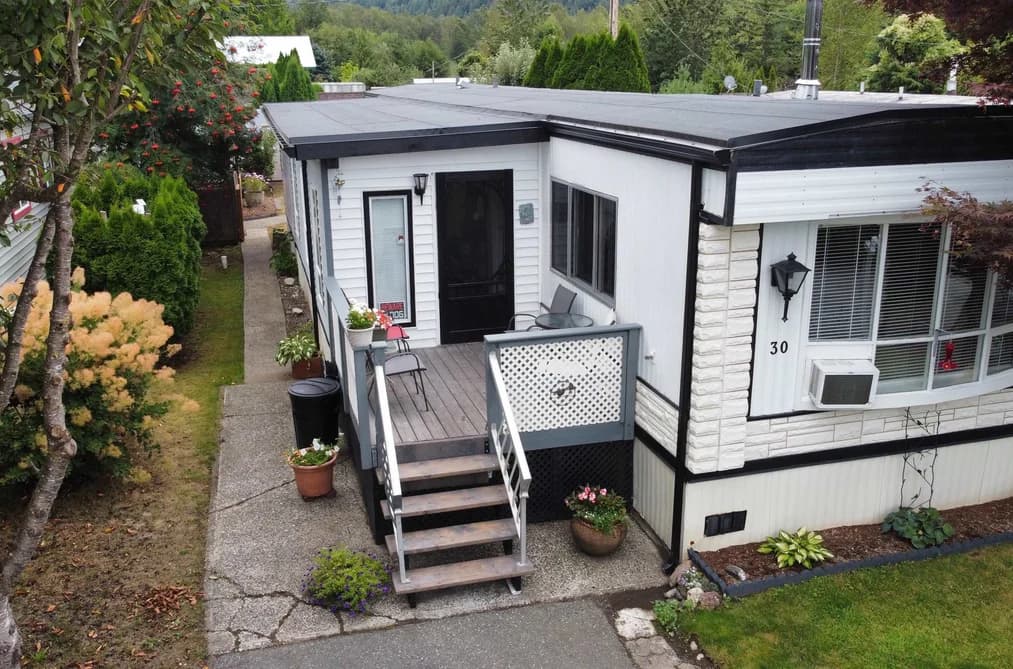 30 46484 CHILLIWACK LAKE ROAD, Chilliwack, BC — Residential for Sale - Photo 2