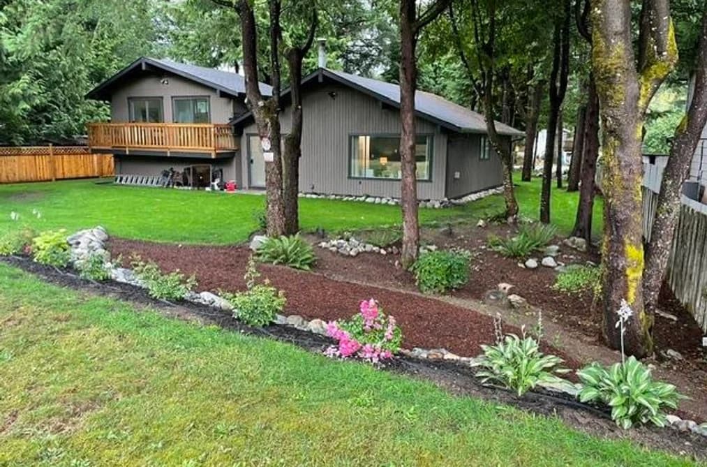 30 ROBERTSON CRESCENT, Hope, BC — Residential for Sale - Main Photo