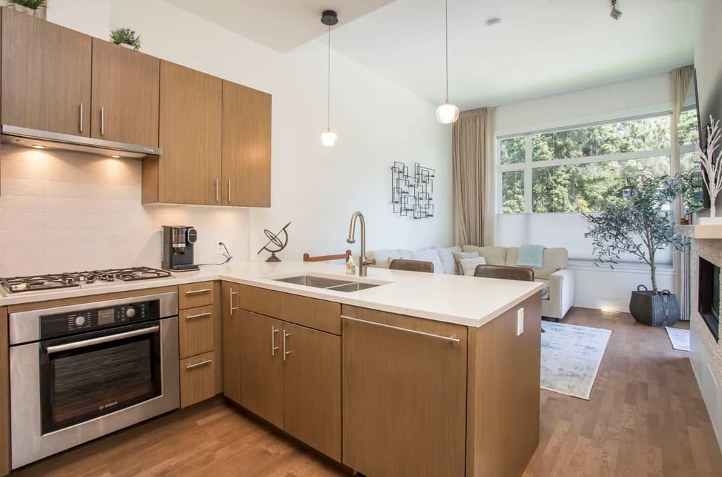 300 2432 HAYWOOD AVENUE, West Vancouver, BC — Residential for Sale - Main Photo