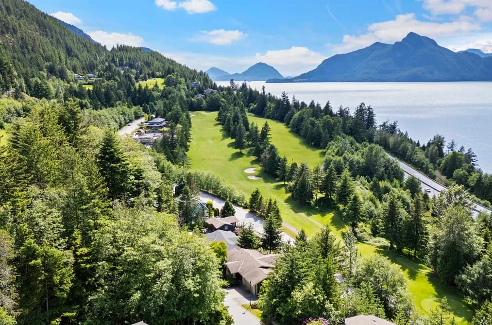 300 OCEAN CREST DRIVE, West Vancouver, BC — Residential for Sale - Main Photo