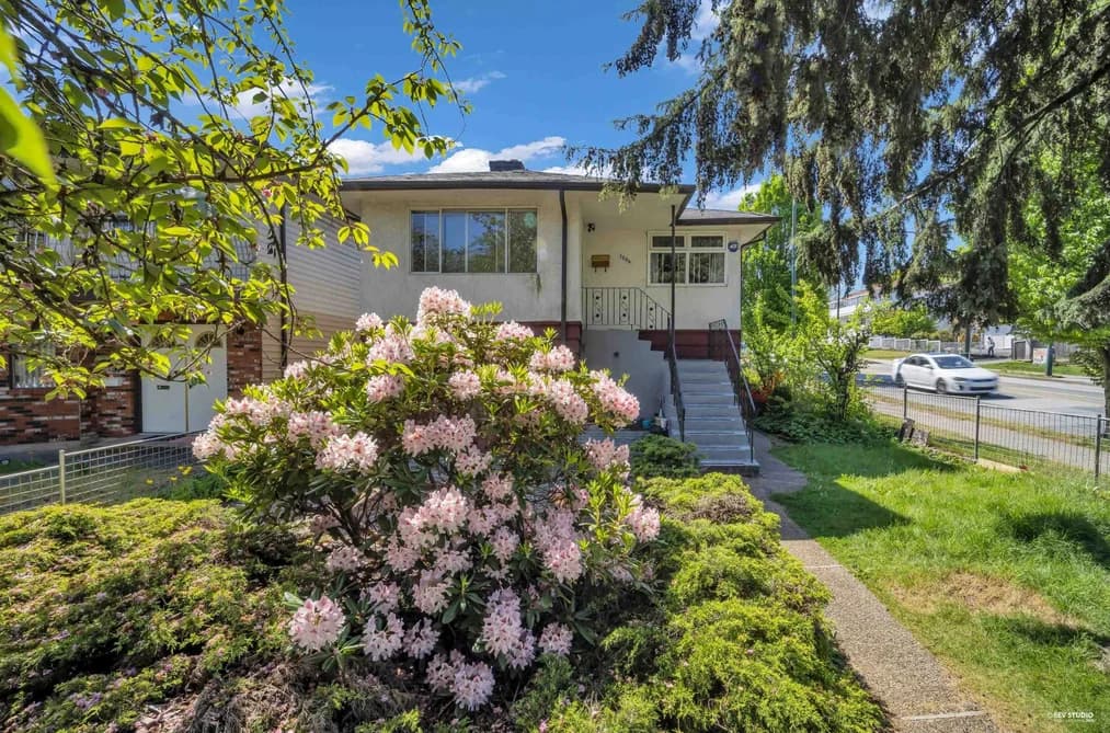 3006 E 27TH AVENUE, Vancouver, BC — Residential for Sale - Main Photo