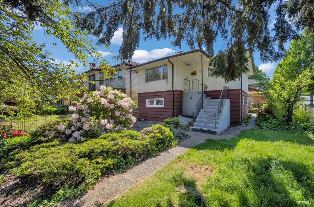 3006 E 27TH AVENUE, Vancouver, BC — Residential for Sale - Photo 2