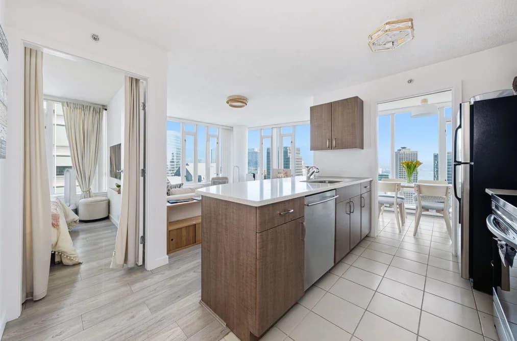 3007 610 GRANVILLE STREET, Vancouver, BC — Residential for Sale - Photo 2