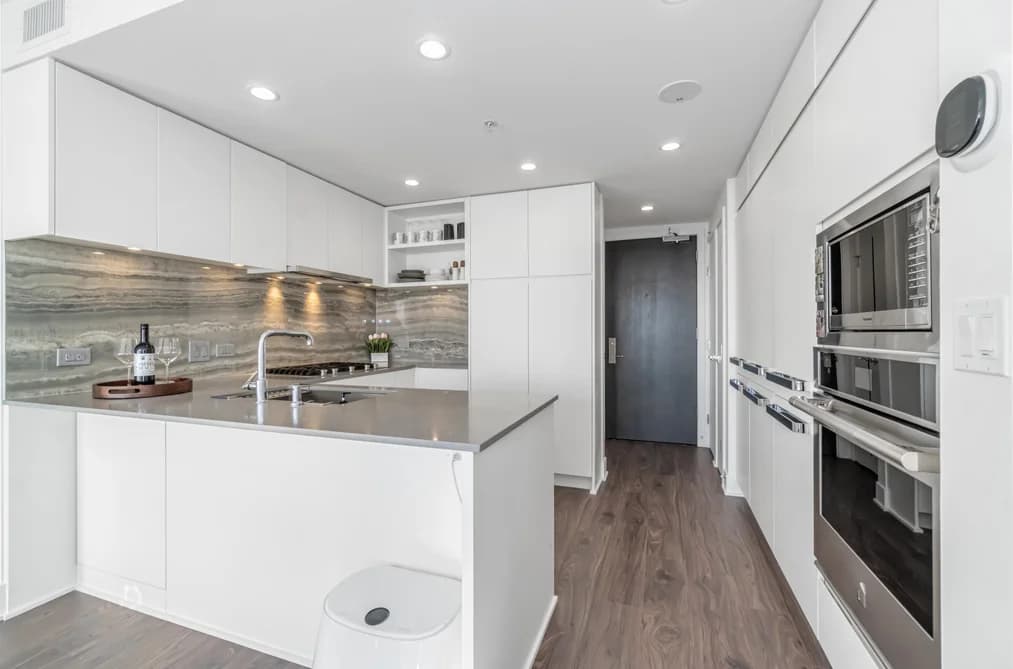 3009 450 WESTVIEW STREET, Coquitlam, BC — Residential for Sale - Photo 2