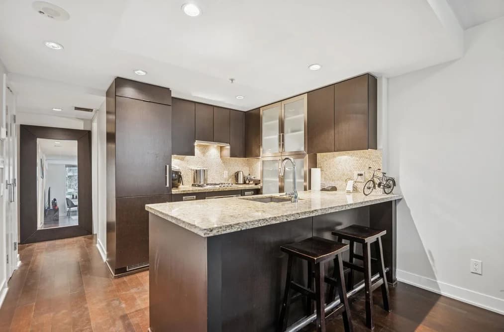 301 1055 RICHARDS STREET, Vancouver, BC — Residential for Sale - Photo 2