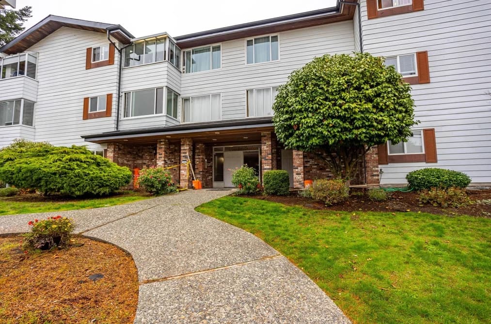 301 1390 MARTIN STREET, White Rock, BC — Residential for Sale - Photo 2