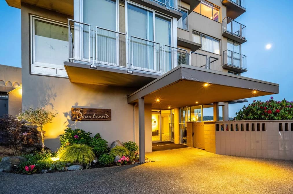 301 150 24TH STREET, West Vancouver, BC — Residential for Sale - Photo 2