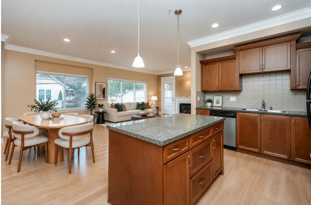 301 22150 DEWDNEY TRUNK ROAD, Maple Ridge, BC — Residential for Sale - Main Photo