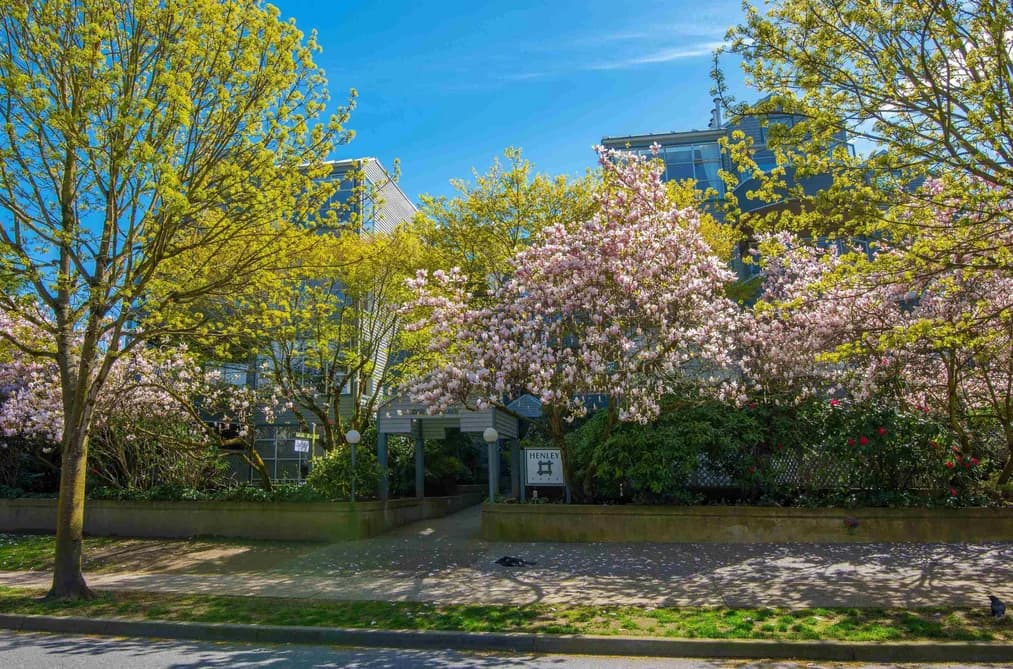301 2250 W 3RD AVENUE, Vancouver, BC — Residential for Sale - Photo 2