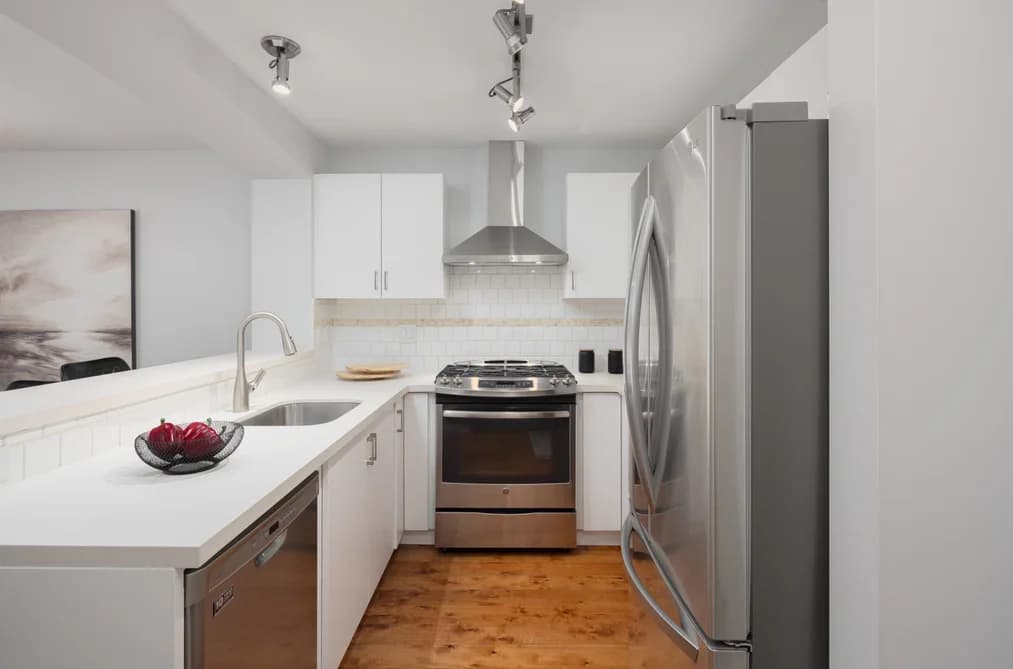 301 2958 SILVER SPRINGS BOULEVARD, Coquitlam, BC — Residential for Sale - Photo 2