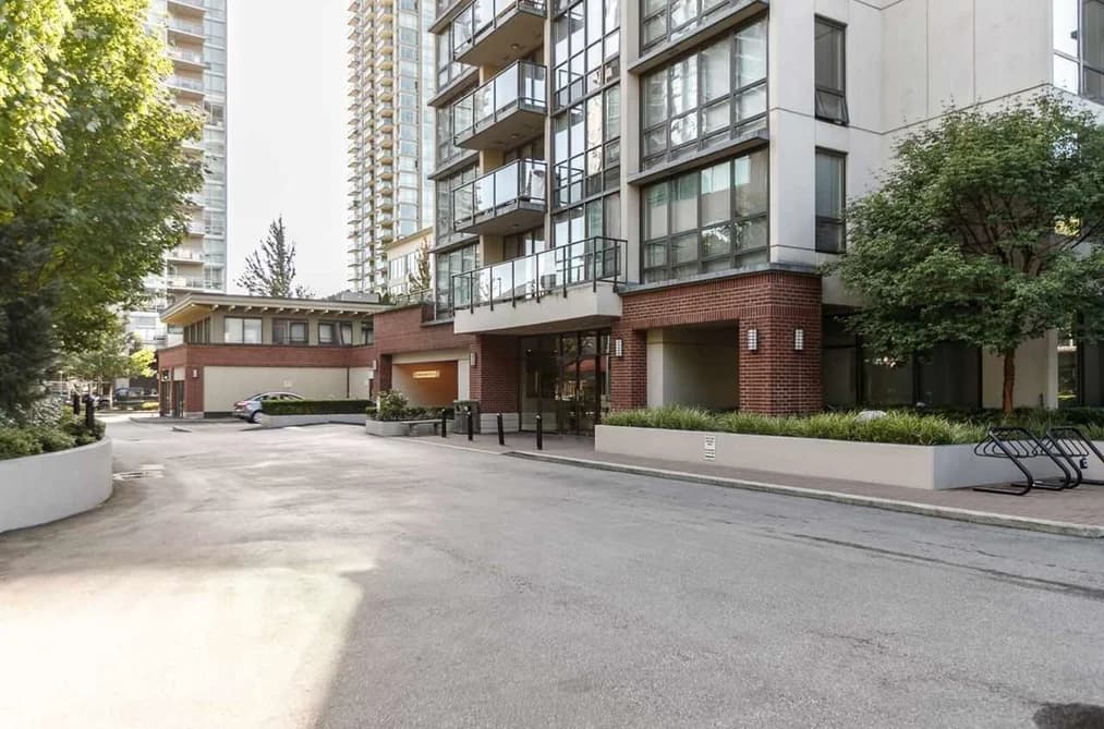 301 2959 GLEN DRIVE, Coquitlam, BC — Residential for Sale - Photo 2