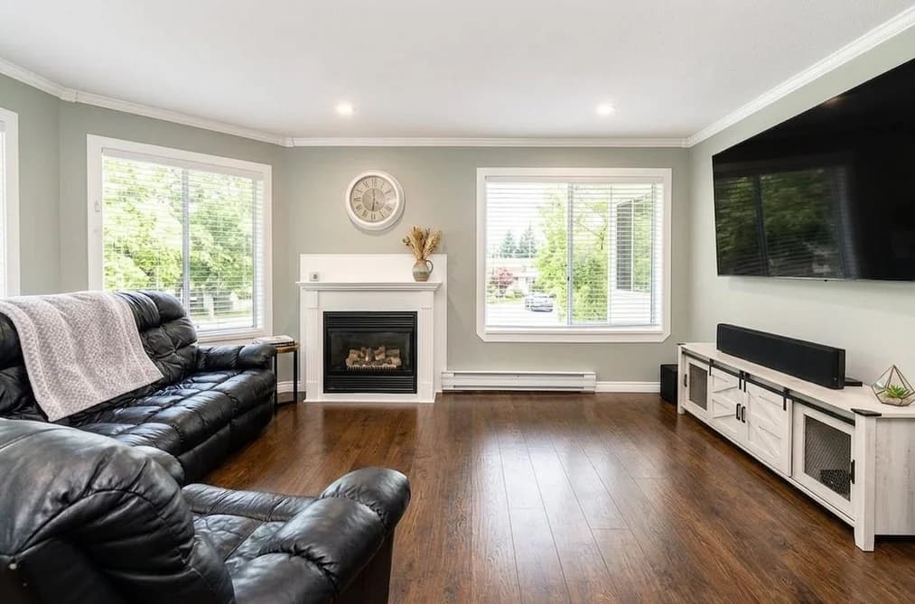 301 3088 FLINT STREET, Port Coquitlam, BC — Residential for Sale - Photo 2