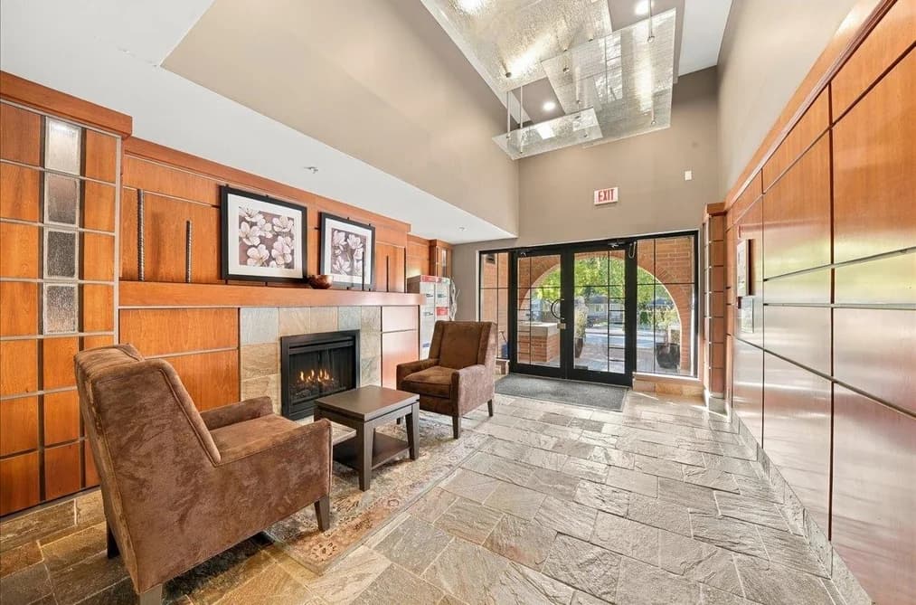 301 3097 LINCOLN AVENUE, Coquitlam, BC — Residential for Sale - Photo 2