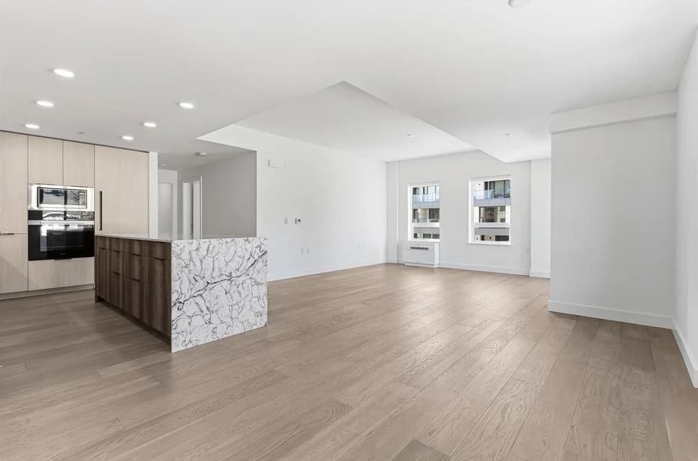 301 3590 W 39TH AVENUE, Vancouver, BC — Residential for Sale - Main Photo