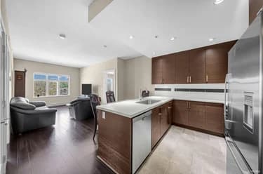 Condo for sale at 301 4710 Hastings Street Burnaby British Columbia - MLS: R3148554