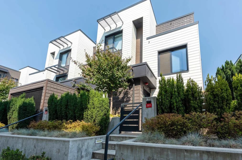 301 606 FOSTER AVENUE, Coquitlam, BC — Residential for Sale - Main Photo