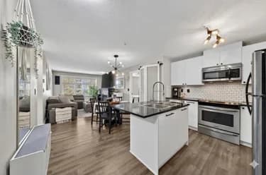 Condo for sale at 301 6500 194 Street Surrey British Columbia - MLS: R3128561