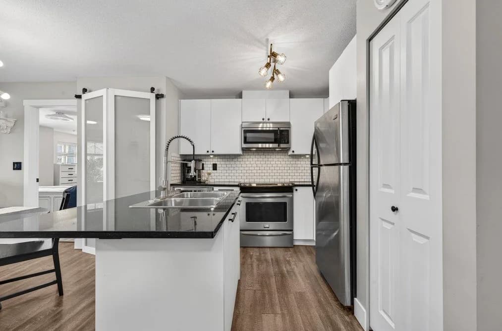 301 6500 194 STREET, Surrey, BC — Residential for Sale - Photo 2