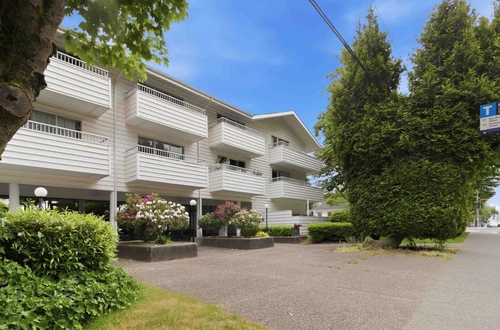 301 707 8TH STREET, New Westminster, BC — Residential for Sale - Photo 2