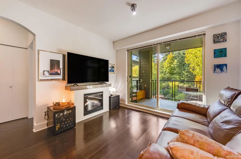 301 7418 BYRNEPARK WALK, Burnaby, BC — Residential for Sale - Main Photo
